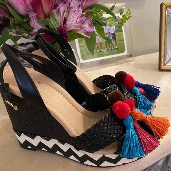 NWOT Kate Spade tassel wedge 8 - Picture 2 of 2
